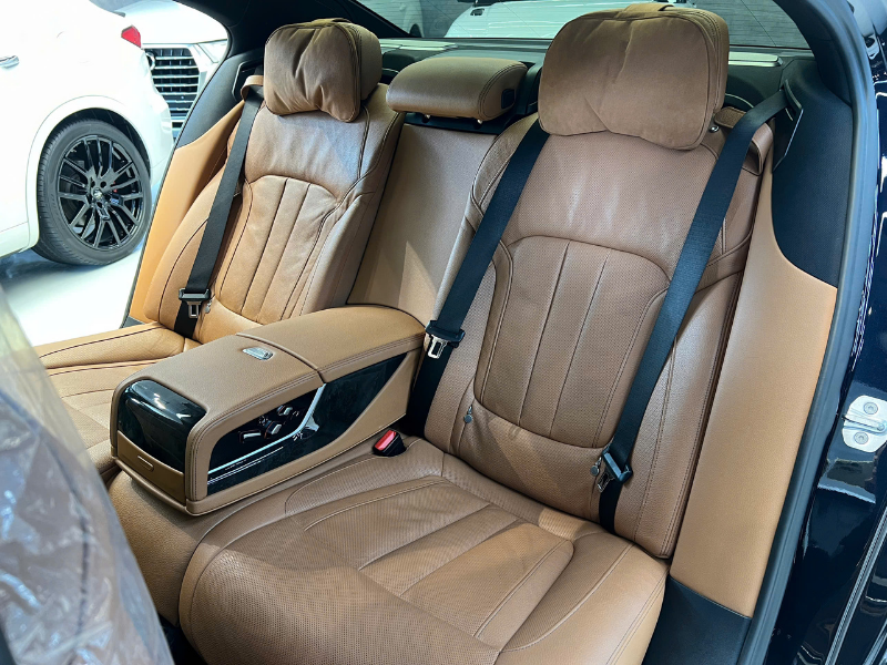 Thuê Xe BMW 730Li 4 Chỗ Có Tài Hoặc Tự Lái Tại Hồ Chí Minh