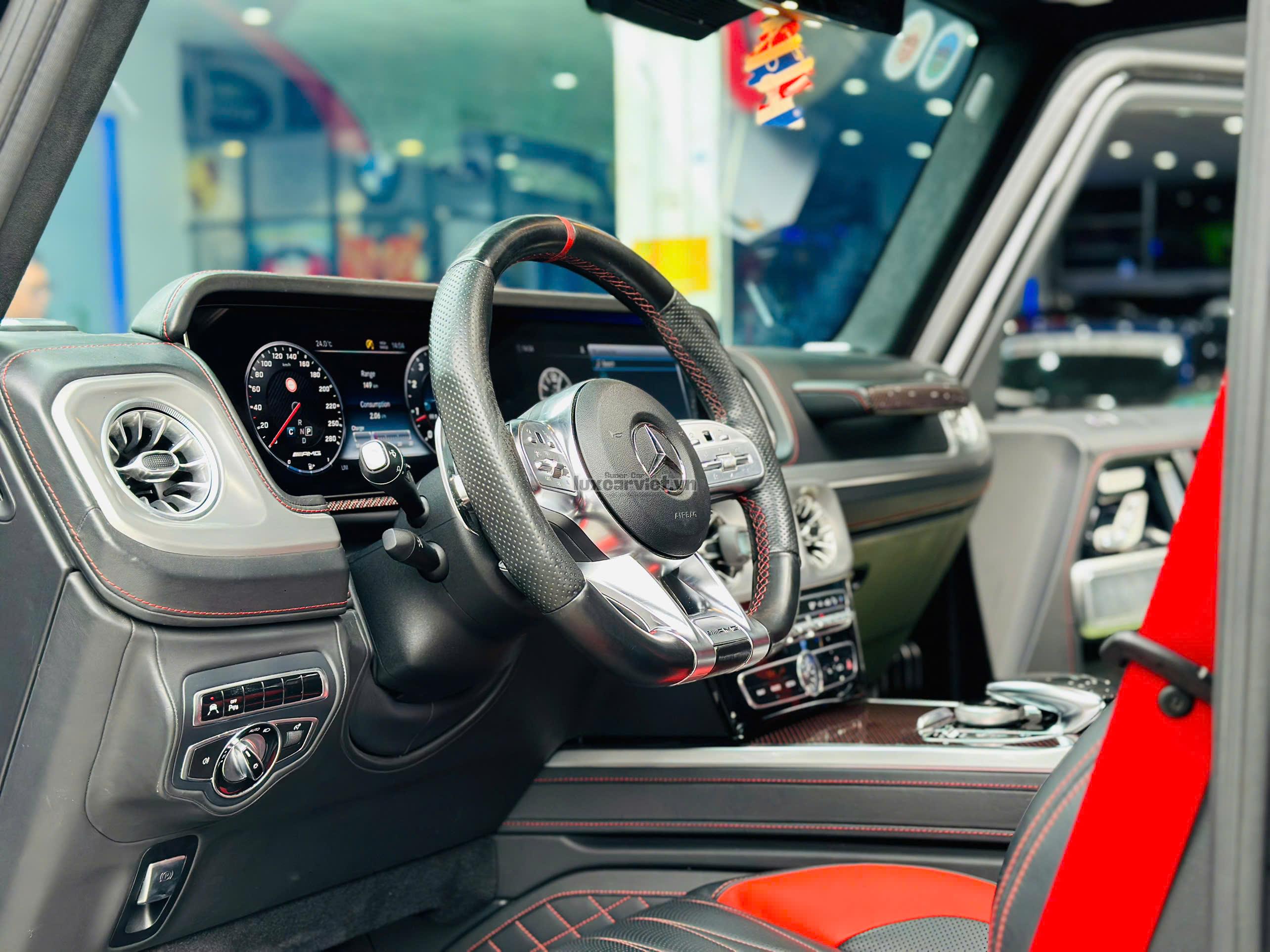 Cho Thuê Xe Mercedes G63 Brabus 5 Chỗ Màu Đen Tại TP.Hồ Chí Minh