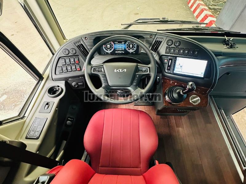 Dịch Vụ Thuê Xe 29 Chỗ Tracomeco Global Noble Cao Cấp Tại TP.HCM