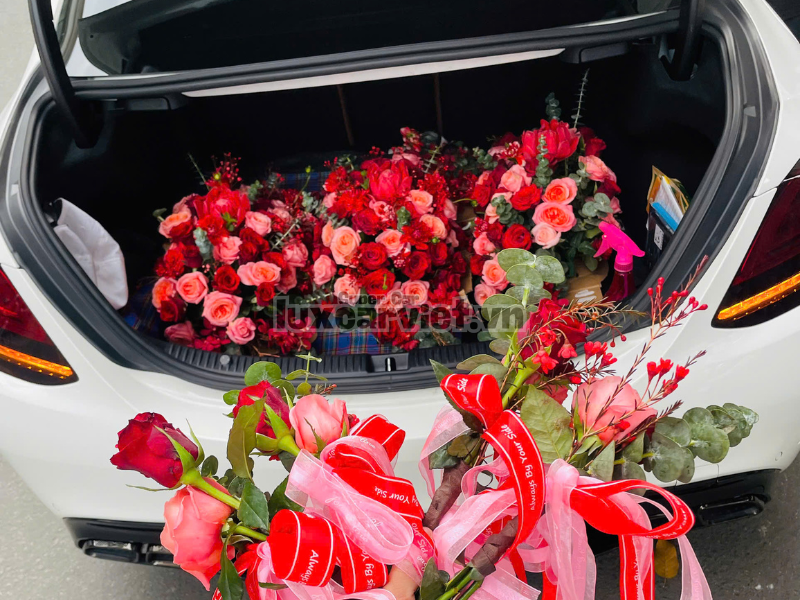 Thuê Xe Hoa Mercedes C 4 Chỗ Tại TP.HCM