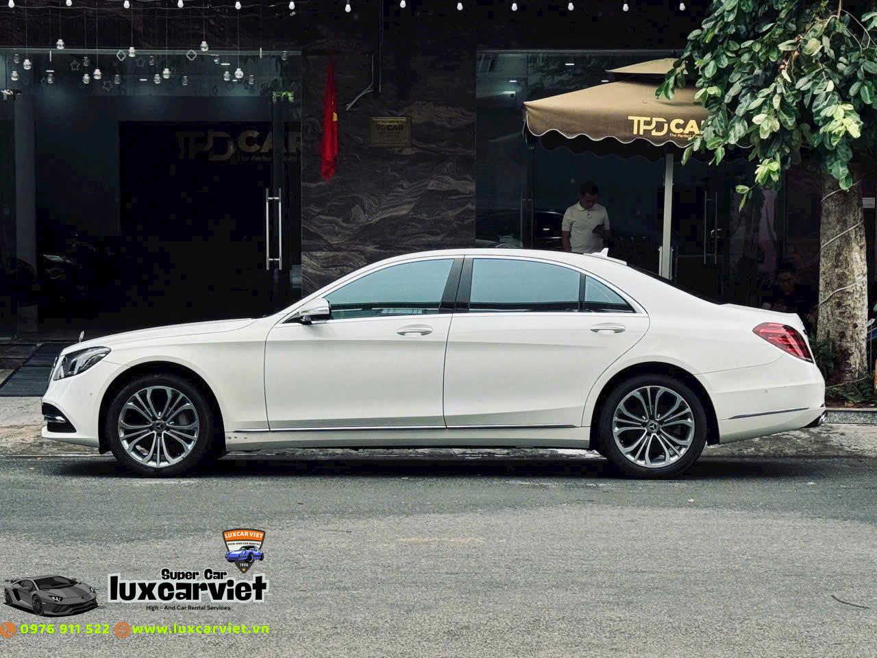 Thuê Xe Tự Lái Mercedes-Benz E200 4 Chỗ Tại TP Hồ Chí Minh