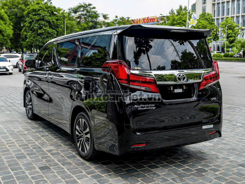 Thuê Xe Toyota Alphard 7 Chỗ Có Tài Xế Tại TP.HCM