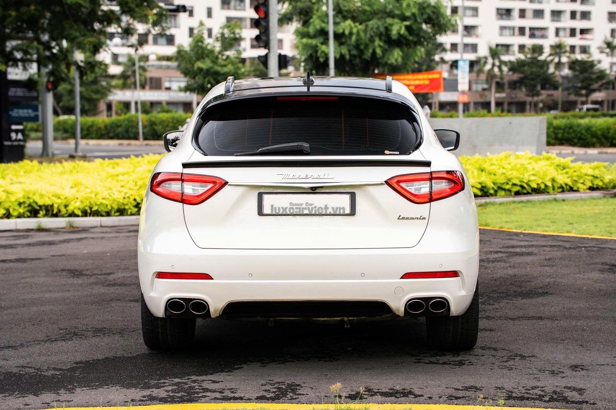 Thuê Xe Maserati Levante 5 Chỗ Tại TP.HCM
