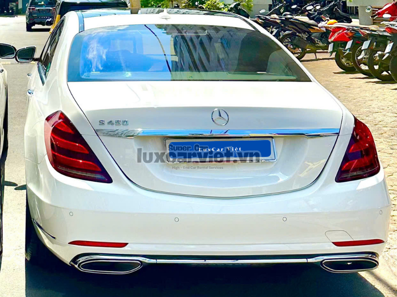 Thuê Xe Mercedes-Benz S450 Luxury 4 Chỗ Màu Trắng Tại TP.HCM – Sedan Hạng Sang, Giá Tốt