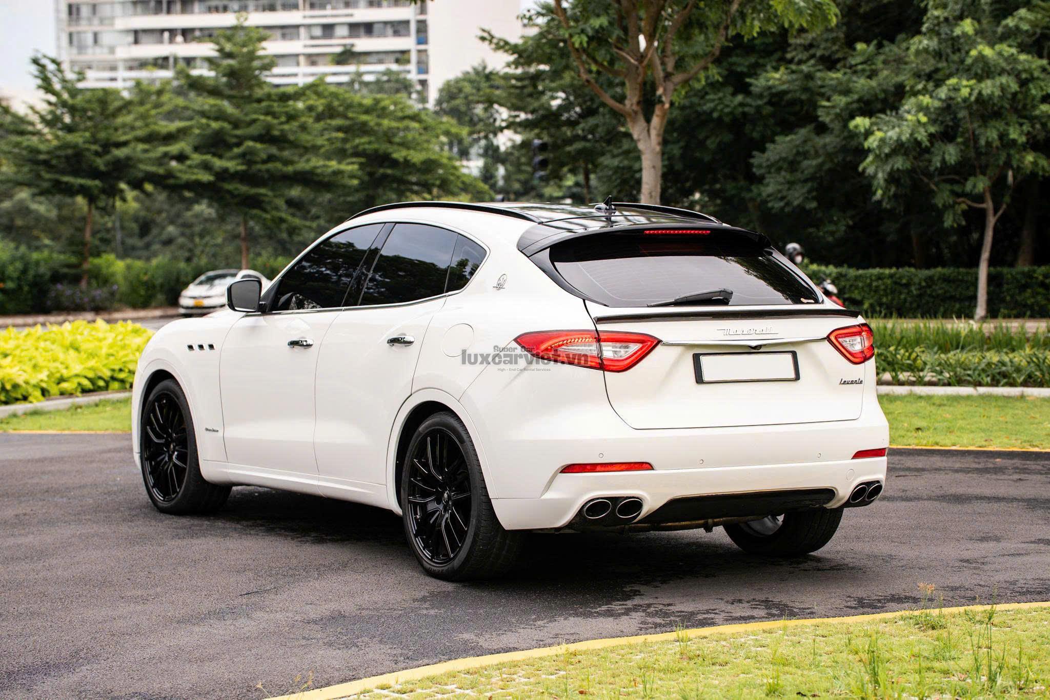 Thuê Xe Maserati Levante 5 Chỗ Tại TP.HCM