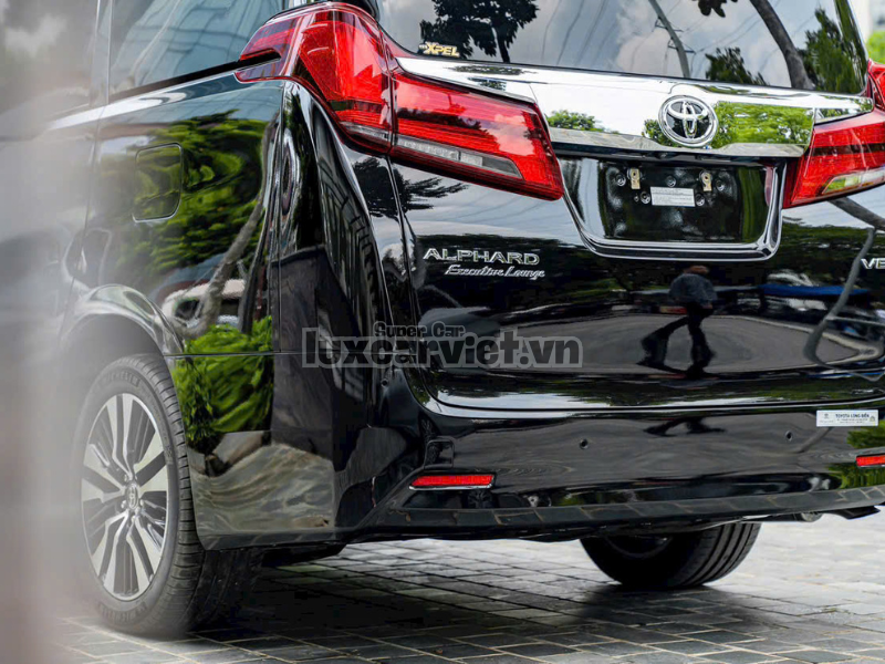 Thuê Xe Toyota Alphard 7 Chỗ Có Tài Xế Tại TP.HCM
