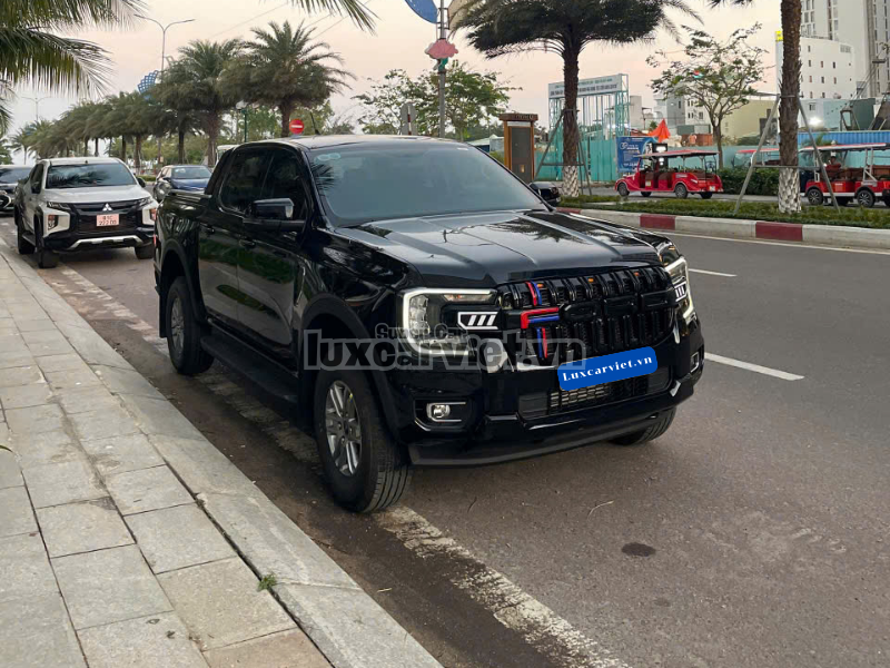 Thuê Xe Ford Ranger 5 Chỗ Màu Đen Tự Lái Hoặc Có Tài Tại Quy Nhơn