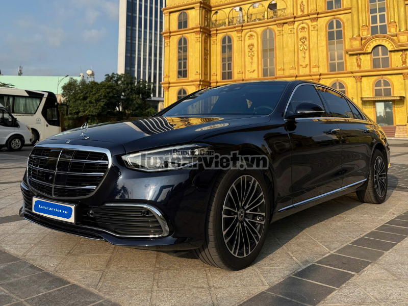Thuê Xe Mercedes S450 (2026) Màu Đen Tại TP Hồ Chí Minh