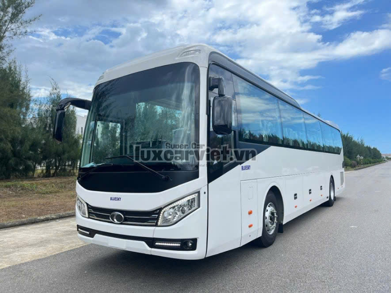 Thuê Xe Thaco Bus Cruizer 45 Chỗ Có Tài Xế Tại TP.HCM