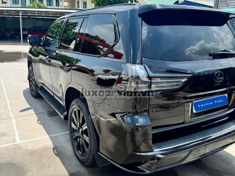 Thuê Xe Lexus LX 570 7 Chỗ Tự Lái Tại Hồ Chí Minh