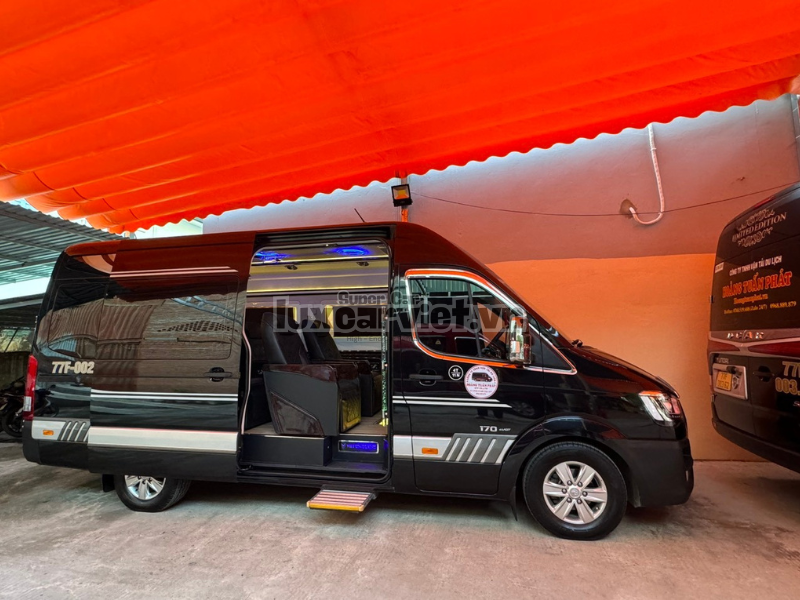 Thuê Hyundai Solati Limousine 9 Chỗ Màu Đen Có Tài Tại Quy Nhơn