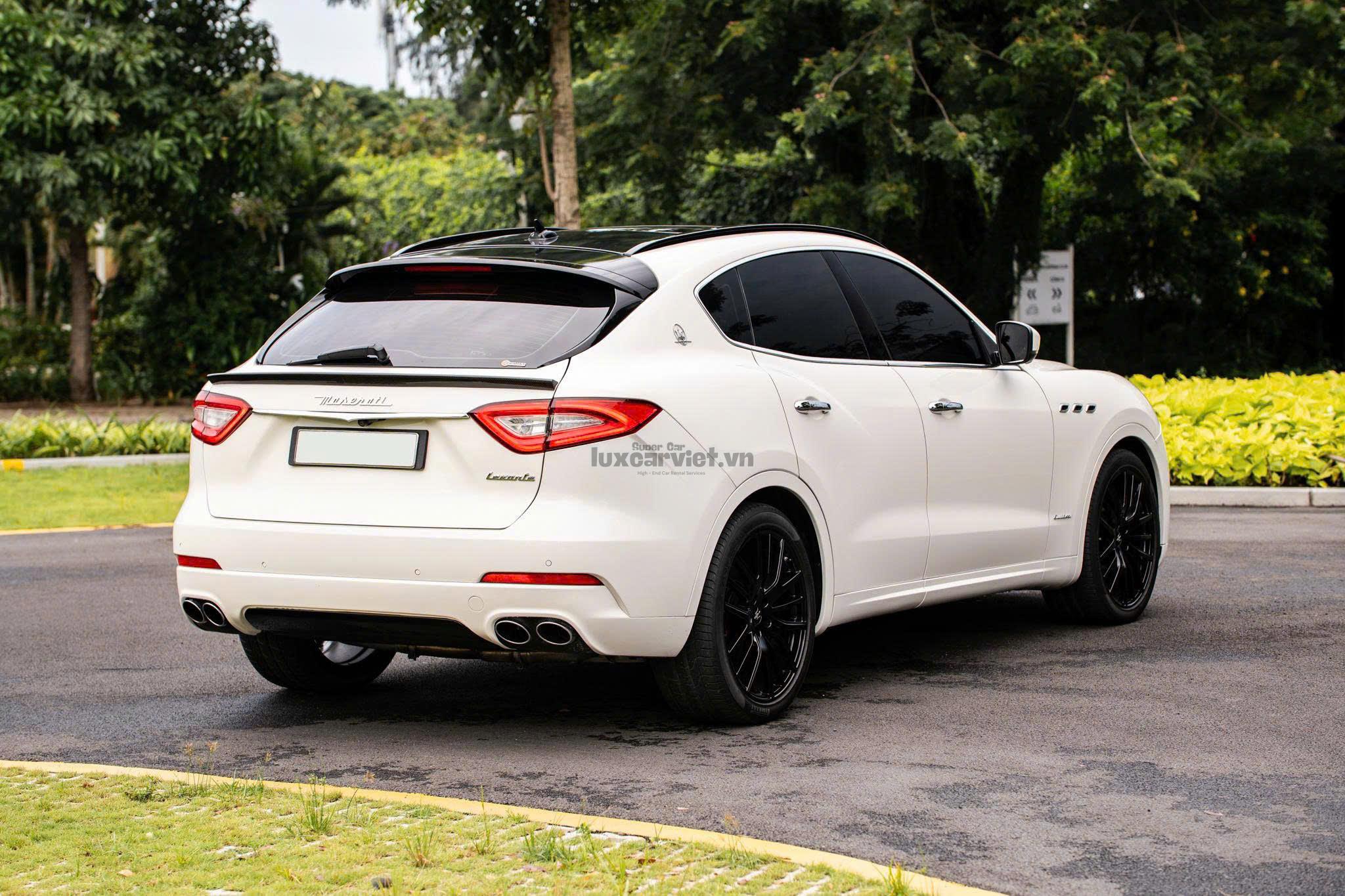 Thuê Xe Maserati Levante 5 Chỗ Tại TP.HCM