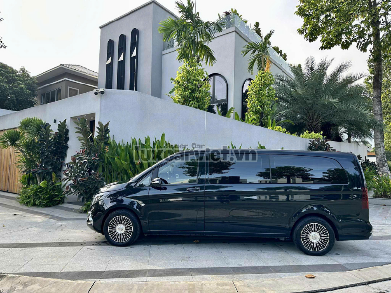 Thuê Xe Mercedes-Benz V-Class Limousine 7 Chỗ (Maybach) Tại TP.HCM