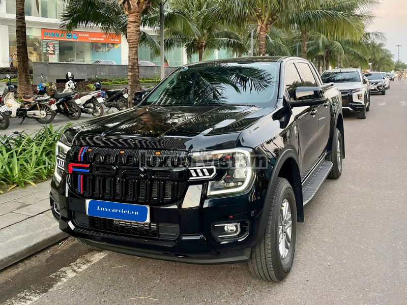 Thuê Xe Ford Ranger 5 Chỗ Màu Đen Tự Lái Hoặc Có Tài Tại Quy Nhơn