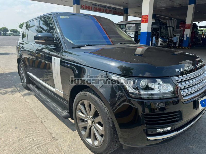 Thuê Xe Range Rover 5 Chỗ Màu Đen Tại TP.HCM