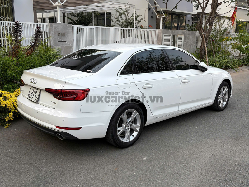 Cho Thuê Xe Audi A4 Màu Trắng Có Tài Xế & Tự Lái Tại TP.HCM