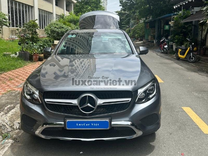 Thuê Xe Mercedes GLC 300 5 Chỗ Có Tài Xế Tại TP.HCM