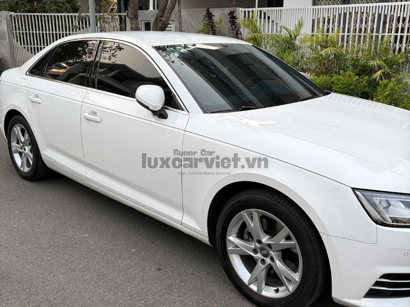 Cho Thuê Xe Audi A4 Màu Trắng Có Tài Xế & Tự Lái Tại TP.HCM