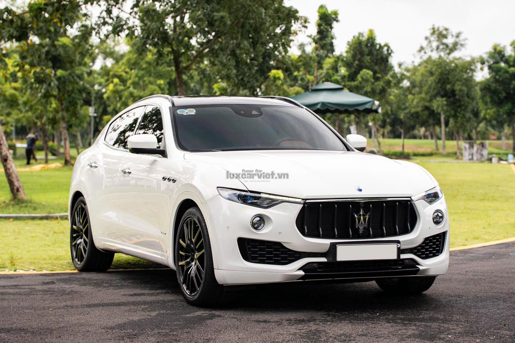 Thuê Xe Maserati Levante 5 Chỗ Tại TP.HCM