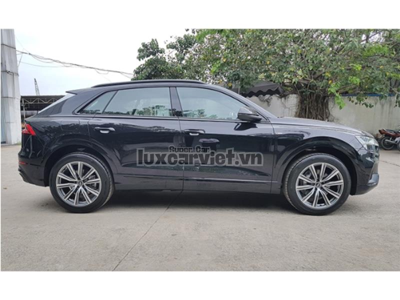 Thuê Xe Audi Q8 5 Chỗ Có Tài Hoặc Tự Lái Tại TP.HCM