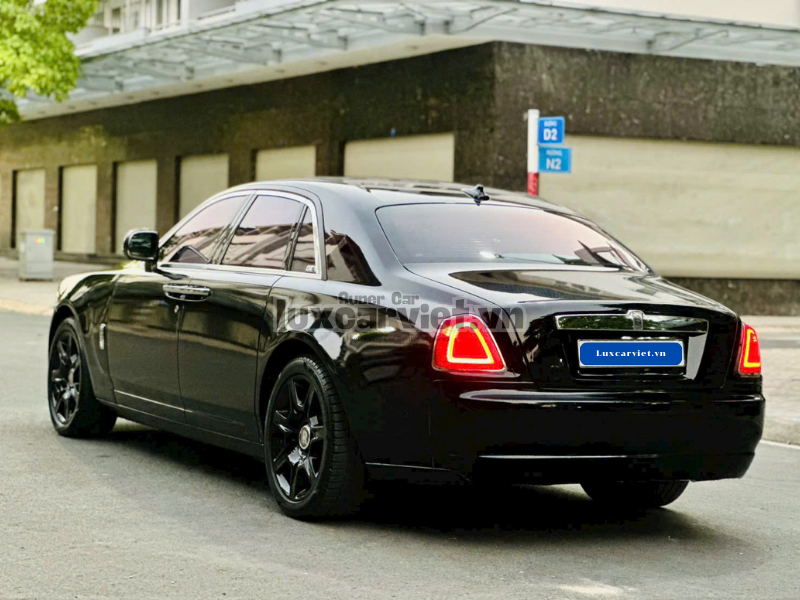 Cho Thuê Rolls-Royce Ghost Màu Đen Tại Hồ Chí Minh
