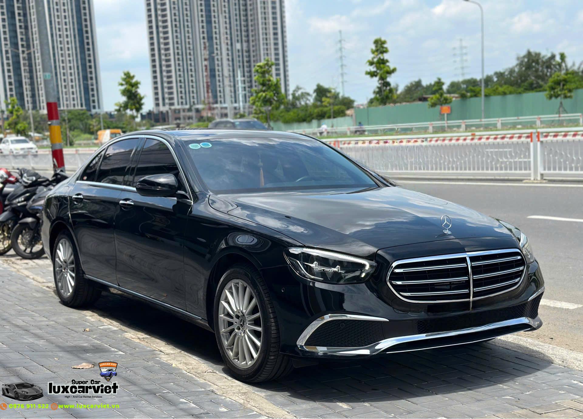 Thuê Xe Tự Lái Mercedes-Benz E200 4 Chỗ Tại TP Hồ Chí Minh