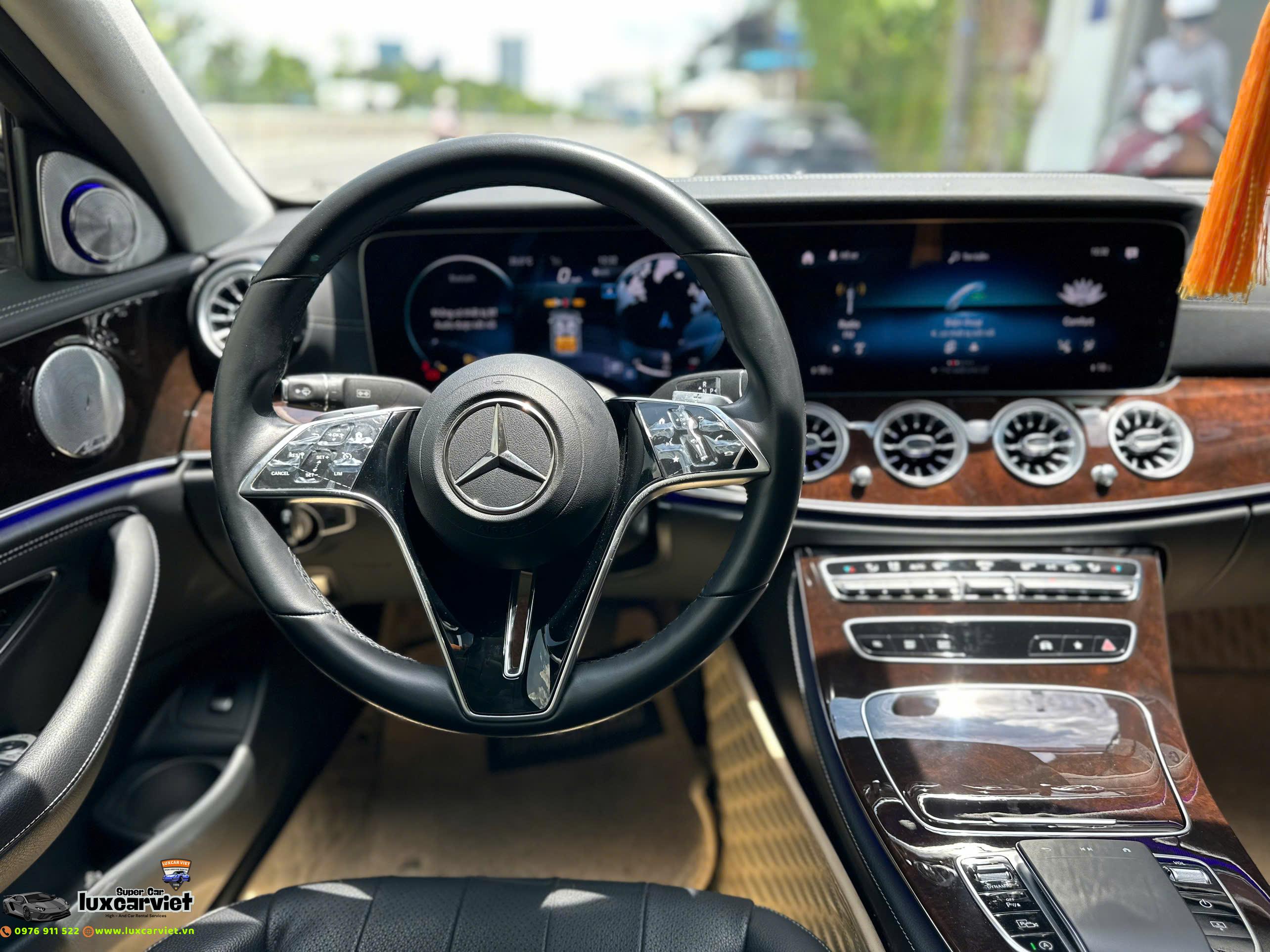 Thuê Xe Tự Lái Mercedes-Benz E200 4 Chỗ Tại TP Hồ Chí Minh