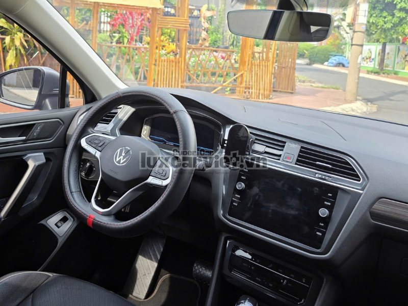 Cho Thuê Xe Volkswagen Tiguan 2025 – Tự Lái & Có Tài Xế TP.HCM