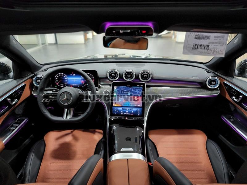 Thuê Xe Mercedes C300 AMG 4 Chỗ Có Tài Hoặc Tự Lái Tại Hồ Chí Minh