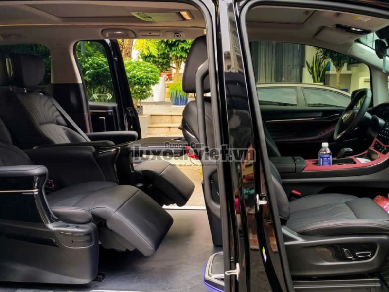 Cho Thuê Xe GAC M8 7 Chỗ Màu Đen VIP Tại TP.HCM Có Tài Xế