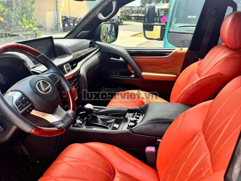 Thuê Xe Lexus LX 570 7 Chỗ Tự Lái Tại Hồ Chí Minh