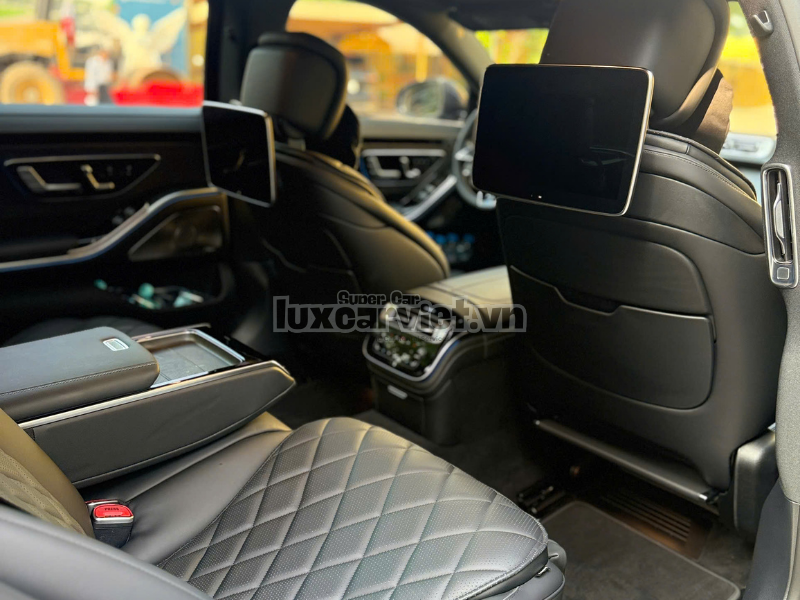 Thuê Xe Mercedes S450 (2026) Màu Đen Tại TP Hồ Chí Minh