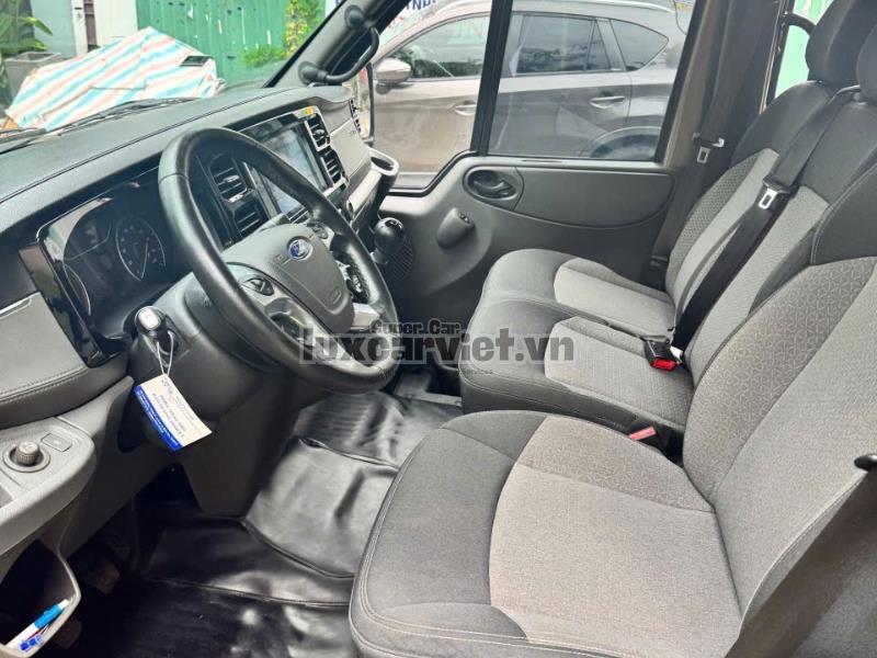 Thuê Xe Ford Transit 16 Chỗ Có Tài Hoặc Tự Lái Tại TP.HCM