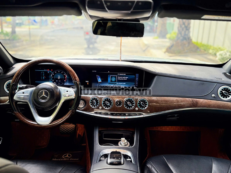 Thuê Xe Mercedes-Maybach S450 4 Chỗ Tại TP.HCM Xe Hạng Sang