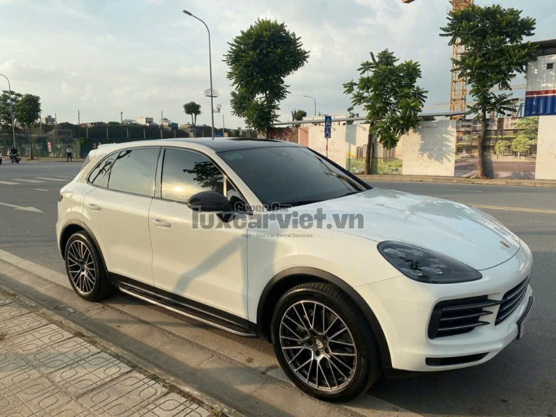 Cho Thuê Siêu Xe Porsche Cayenne 5 Chỗ Tại TP.HCM