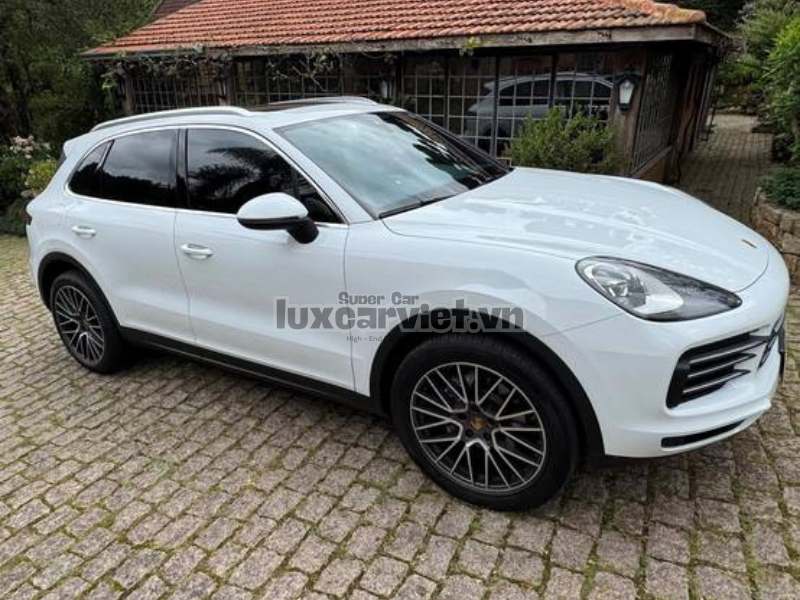 Cho Thuê Siêu Xe Porsche Cayenne 5 Chỗ Tại TP.HCM