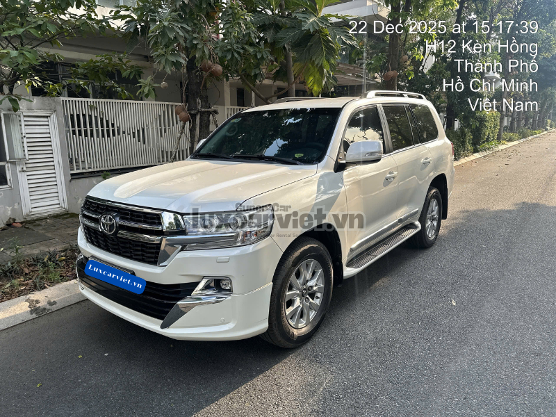 Thuê Xe Land Cruiser 7 Chỗ Có Tài Hoặc Tự Lái Tại TP.HCM