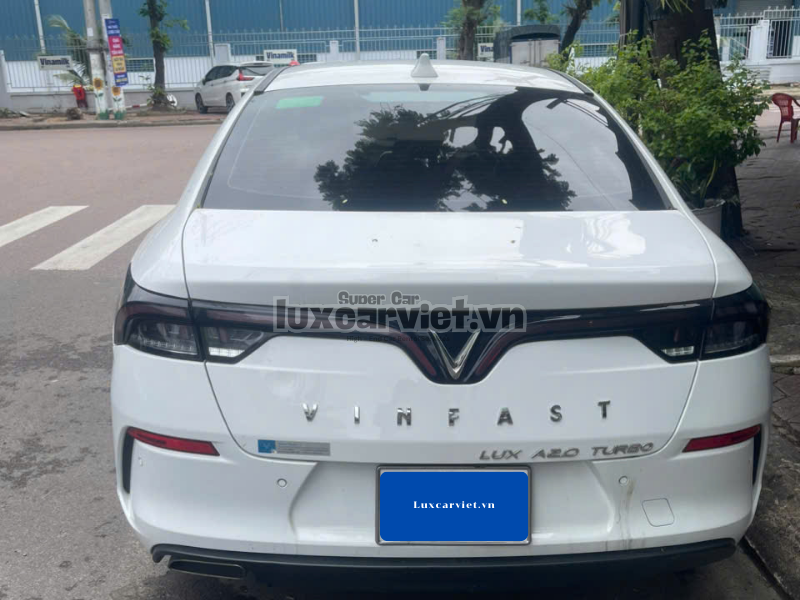 Thuê Xe Tự Lái VinFast Lux A2.0 5 Chỗ Màu Trắng Tại Quy Nhơn