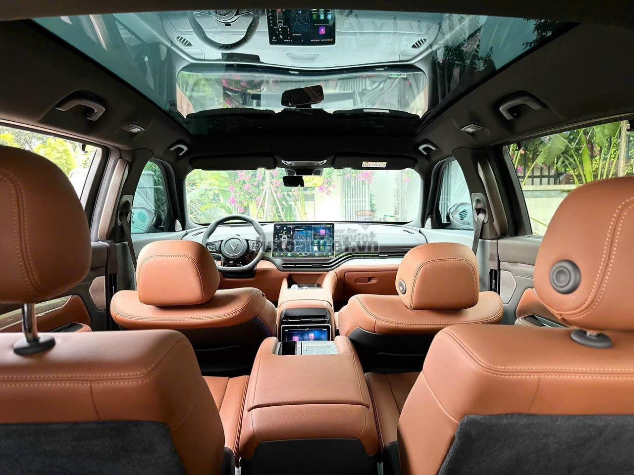 Thuê Xe VinFast VF9 7 Chỗ Có Tài Hoặc Tự Lái Tại TP.HCM