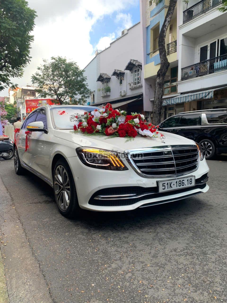 Thuê Xe Mercedes S450 4 Chỗ Có Tài Xế Tại TP.HCM