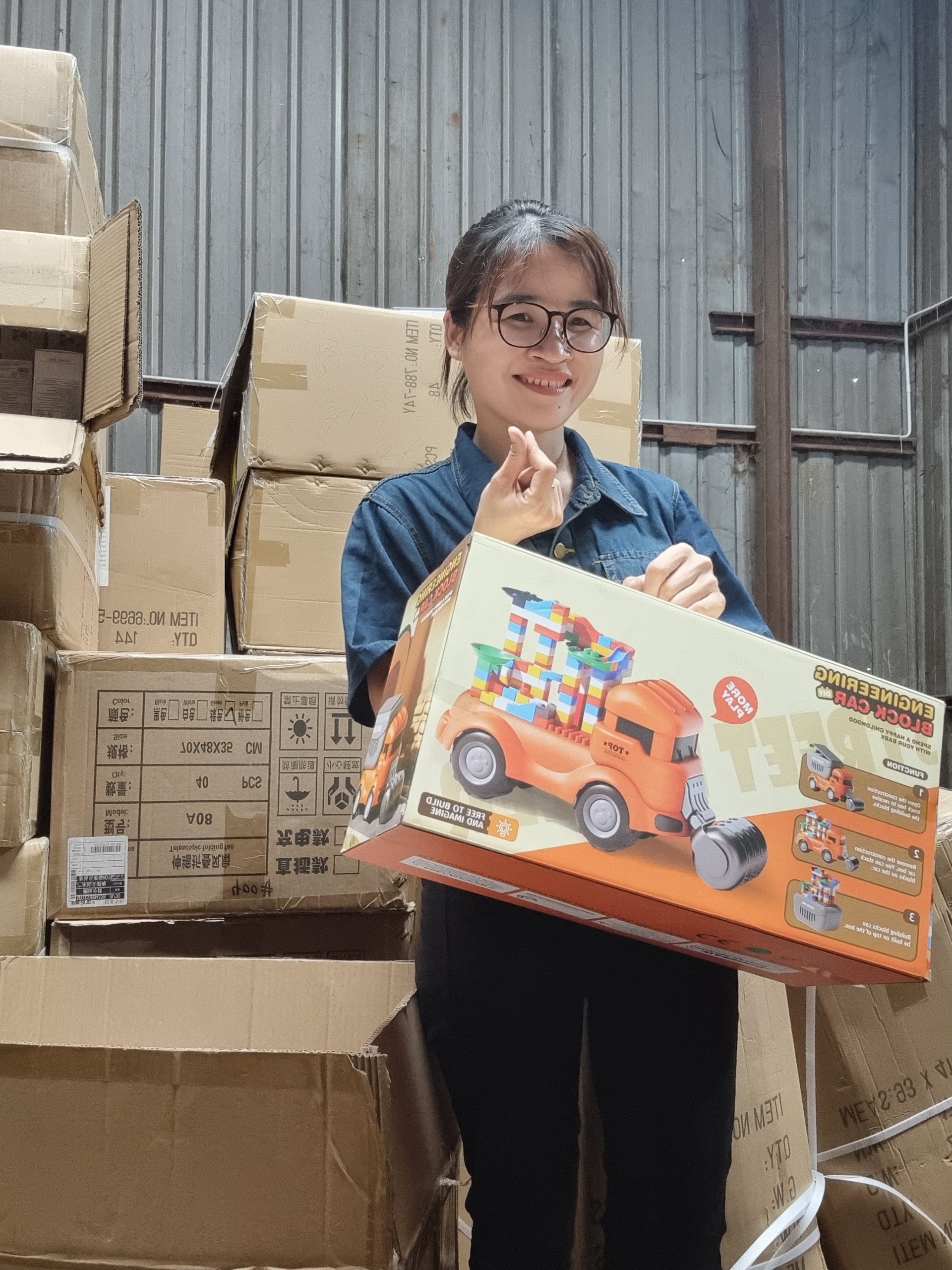 Xe Lu chở Bộ xếp hình
