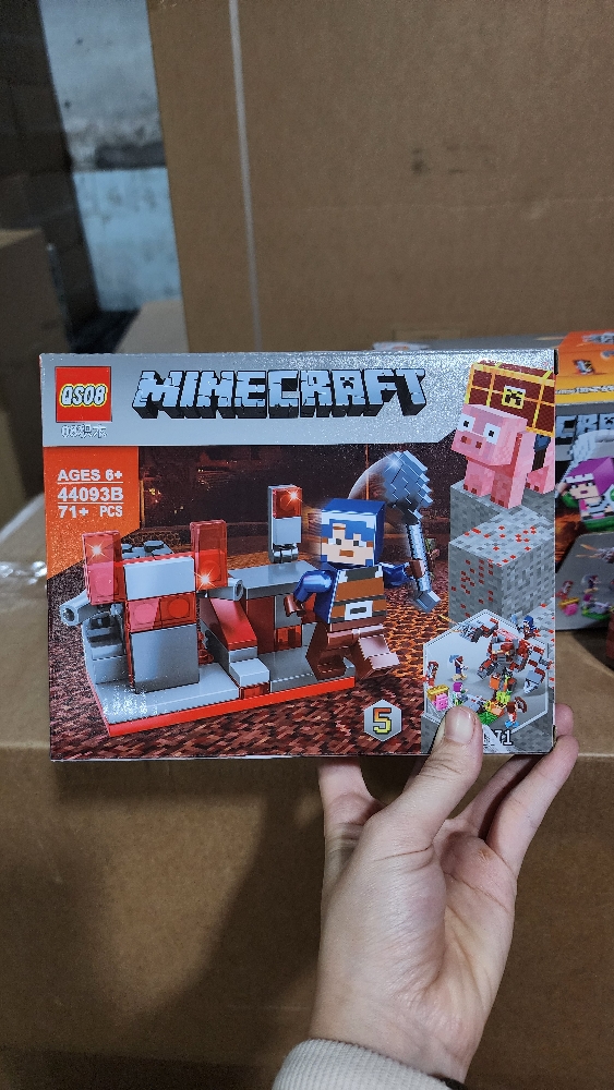 Bộ xếp hình Minecraft mã 44093B (Bán lốc 6 hộp)