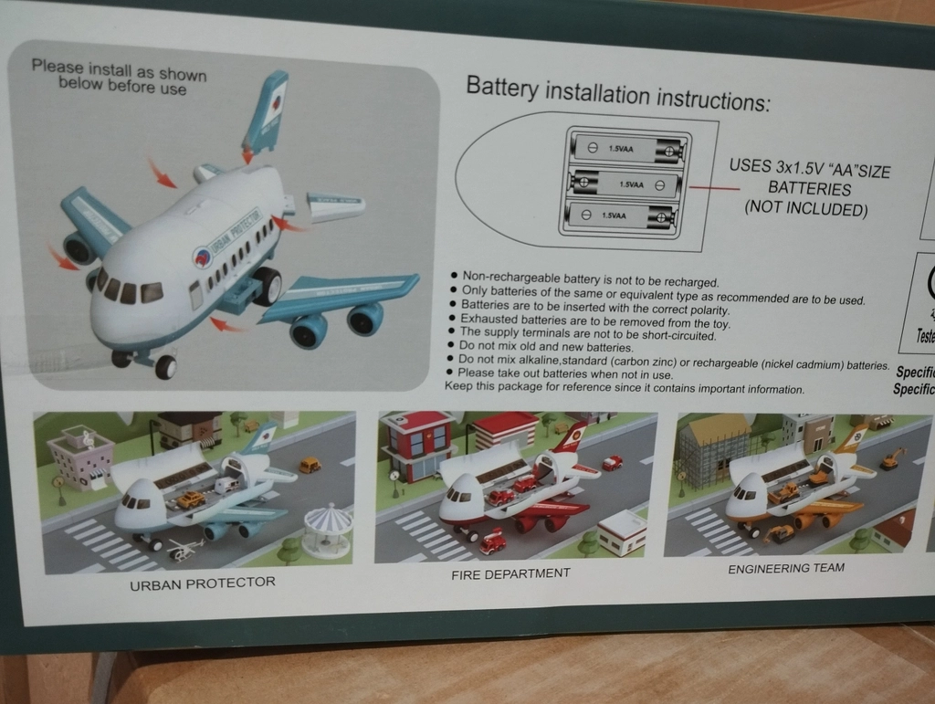 Phi cơ Kĩ thuật chở xe mã LY558-1002