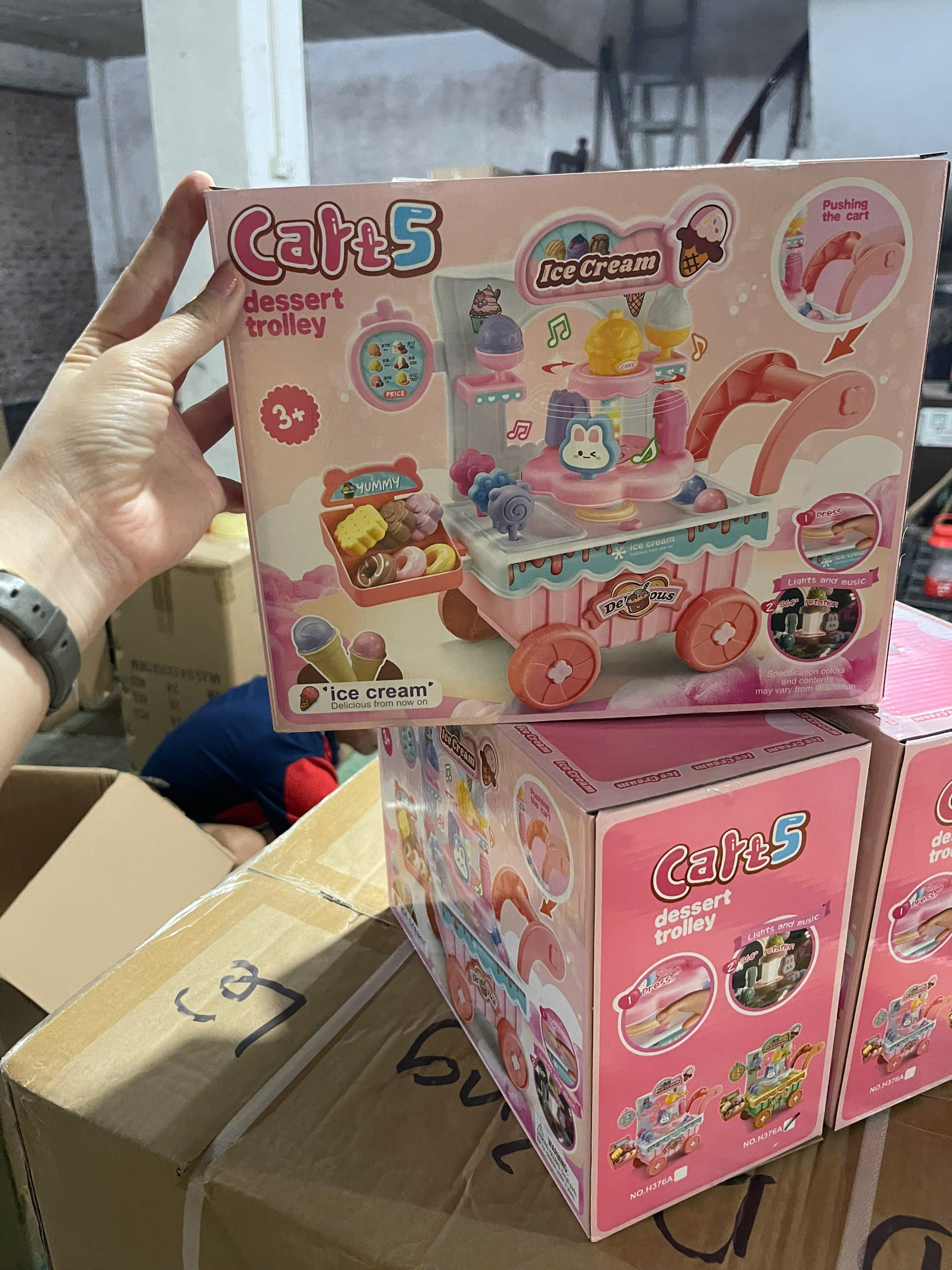 Xe kem HỒNG mã H376A