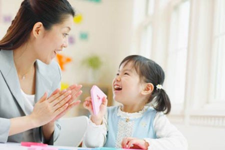 Bí quyết giúp phát triển khả năng ngôn ngữ và giao tiếp ở trẻ nhỏ