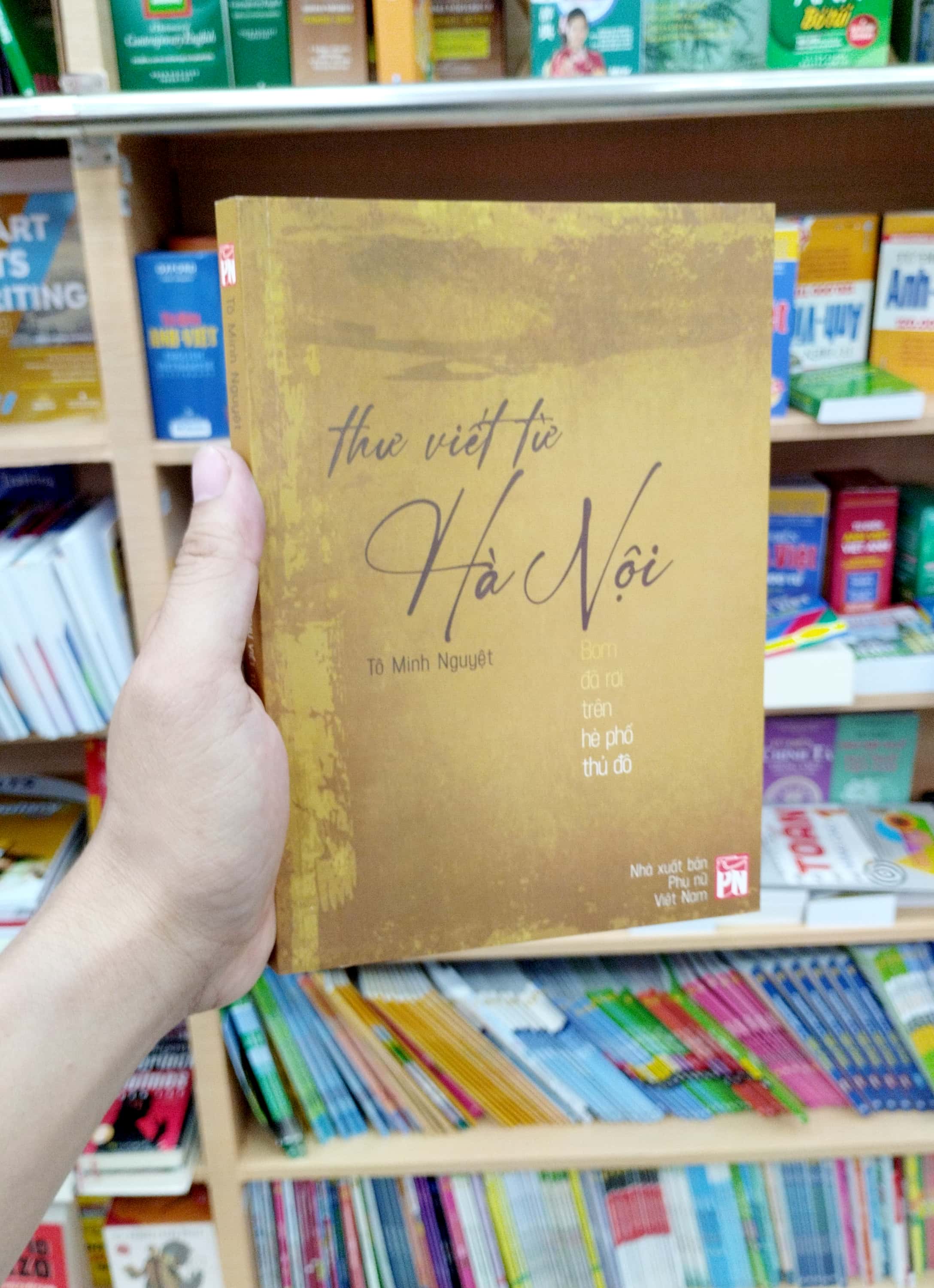 Thư Viết Từ Hà Nội - Bom Đã Rơi Trên Hè Phố Thủ Đô