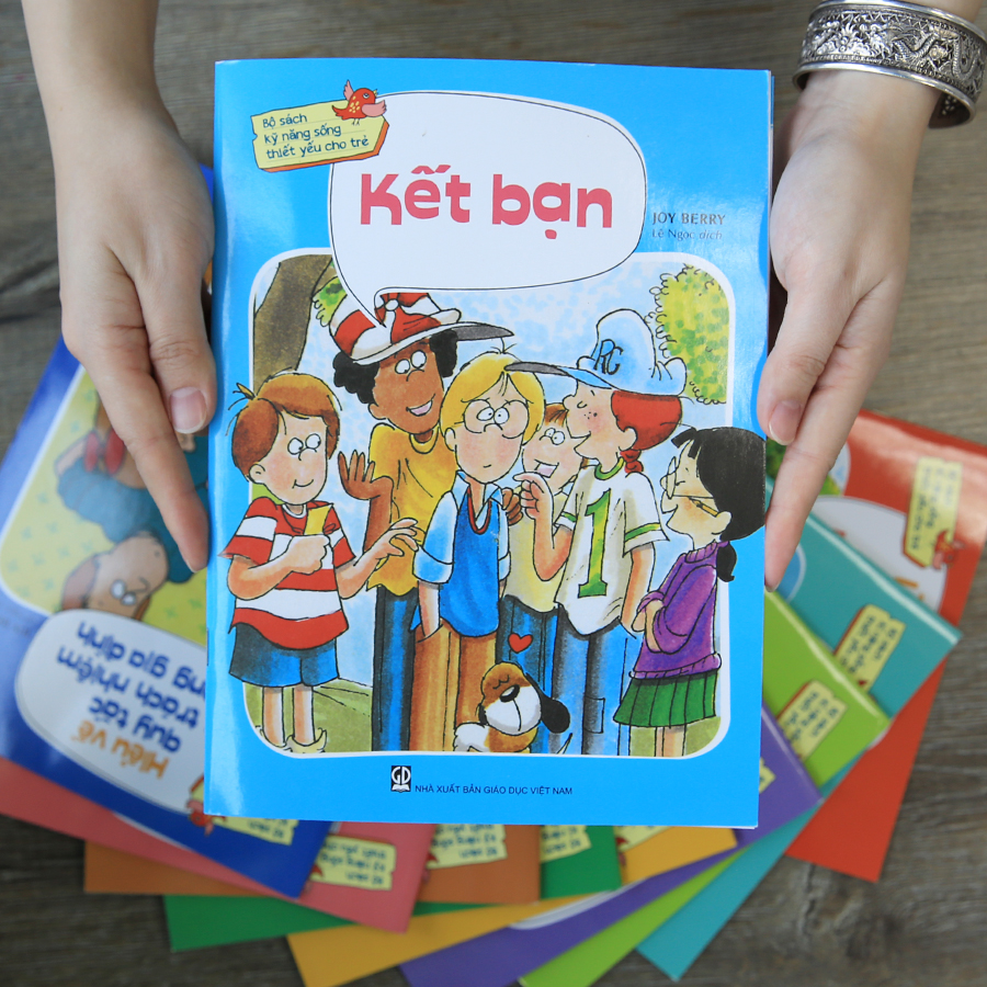Bộ Sách Kỹ Năng Sống Thiết Yếu Cho Trẻ - Kết Bạn