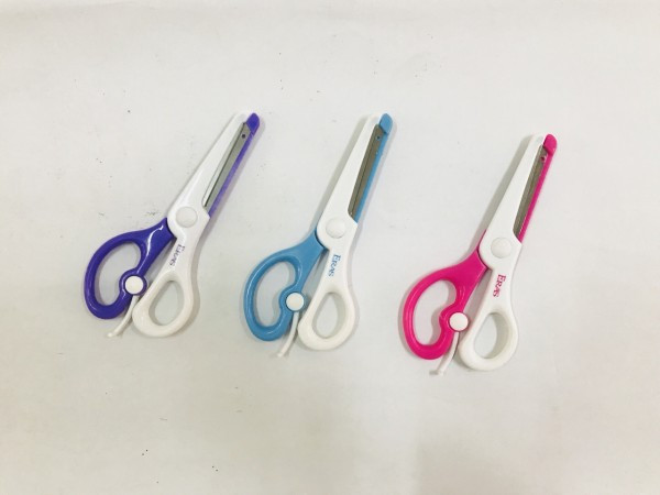 Kéo Học Sinh Eras E706