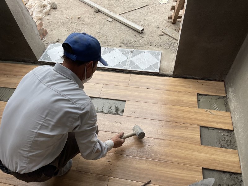 Quy trình ốp lát keo dán gạch C1 SHK chuẩn kỹ thuật - Lớp keo bám chắc, không bong tróc