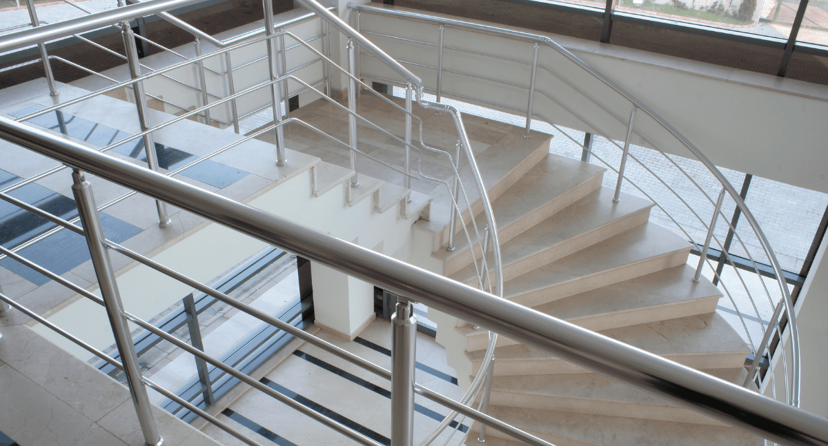 Những lưu ý khi chọn và thi công lan can thép